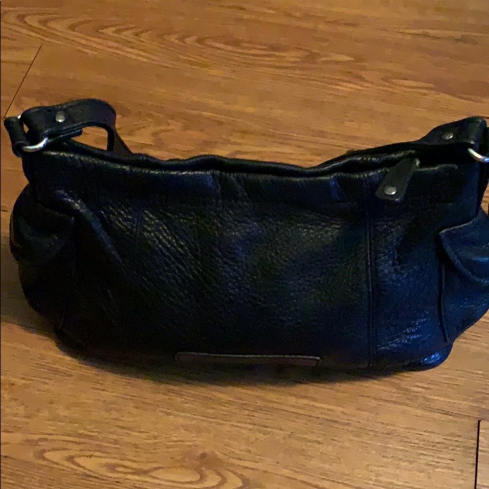 Black leather fossil handbag